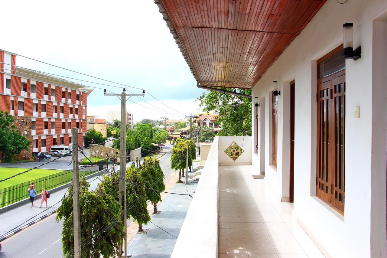 Holiday Guest Inn Negombo Exterior photo